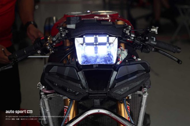 Astemo Honda Dream SI RacingのホンダCBR1000RR-Rのヘッドライト周り