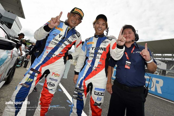 2023GTWCアジア第5戦鈴鹿　GT4クラスを制した織戸学／加納政樹／片野田洋介監督（YZレーシング・ウィズ・BMWチーム・スタディ）