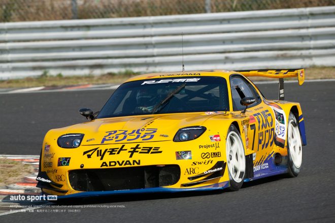 2003年の全日本GT選手権第7戦オートポリスを戦った雨宮マツモトキヨシアスパラRX7。谷口信輝と大井貴之がドライブした。