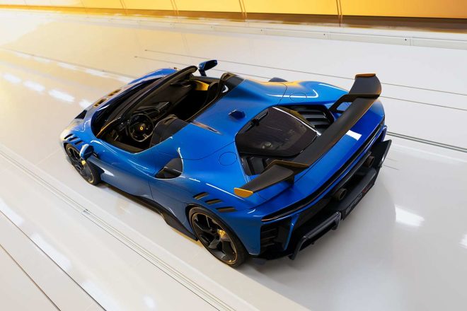 オープントップ仕様のフェラーリSF90XX スパイダー