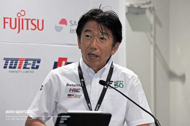 富士スピードウェイで記者会見に出席したJRPの上野禎久社長