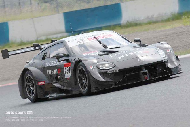 『ニッサンZ NISMO』のフロントを採用した2024年型のGT500マシンをシェイクダウンさせたニッサン陣営