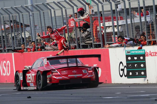 2013年スーパーGT第8戦もてぎ　3位フィニッシュでGT500タイトルを決めたZENT CERUMO SC430