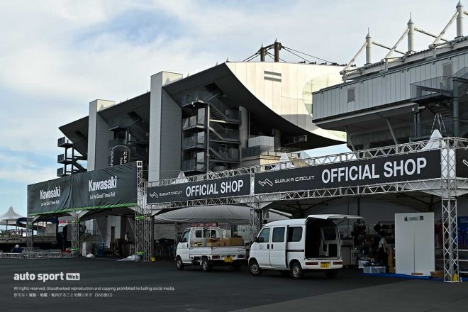 2023鈴鹿8耐：イベント広場の搬入