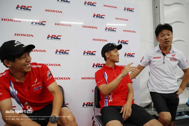 長島哲太、高橋巧（Team HRC with 日本郵便）、玉田誠監督（Honda Asia-Dream Racing with SHOWA）