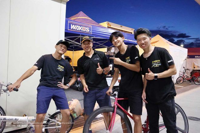 津田拓也（AutoRace Ube Racing Team）とAKENO SPEEDの3人