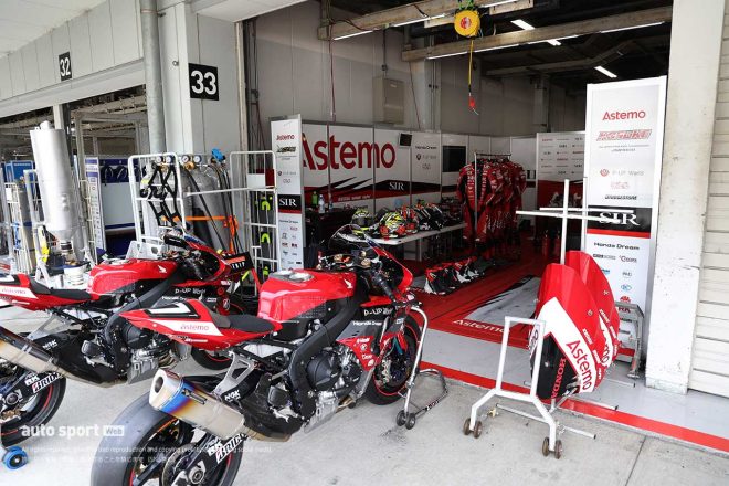 車検を待つAstemo Honda Dream SI Racing／2023鈴鹿8耐 車検日
