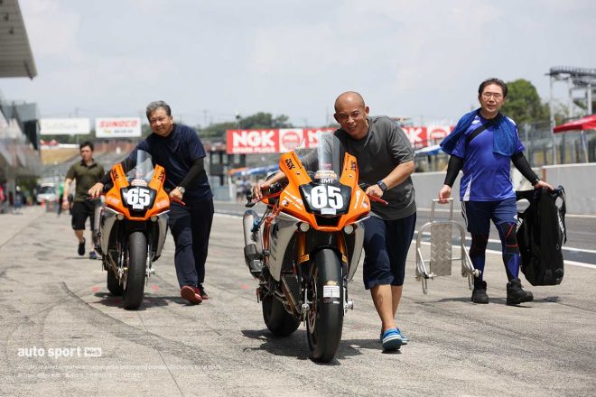 2023鈴鹿8耐：レース前車検から帰ってきたMotobox Kremer Racing #65 By Favorite Factory