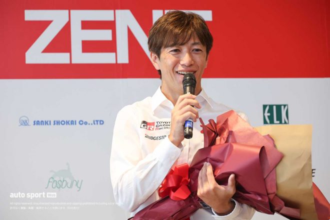 会見の最後に「スーパーGTがあったから今の僕があります」と笑顔をみせた立川祐路