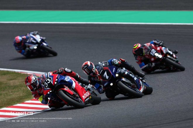 2023鈴鹿8耐：序盤のトップ争い