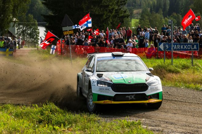 WRC2クラスを制したサミ・パヤリ(シュコダ・ファビアRSラリー2) 2023年WRC第9戦ラリー・フィンランド