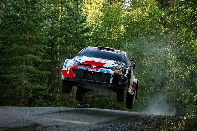 3位表彰台を獲得した勝田貴元/アーロン・ジョンストン組(トヨタGRヤリス・ラリー1) 2023年WRC第9戦ラリー・フィンランド