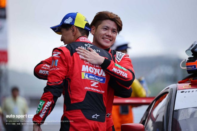 2023スーパーGT第4戦富士　GT500クラスを制した千代勝正と高星明誠（Niterra MOTUL Z）