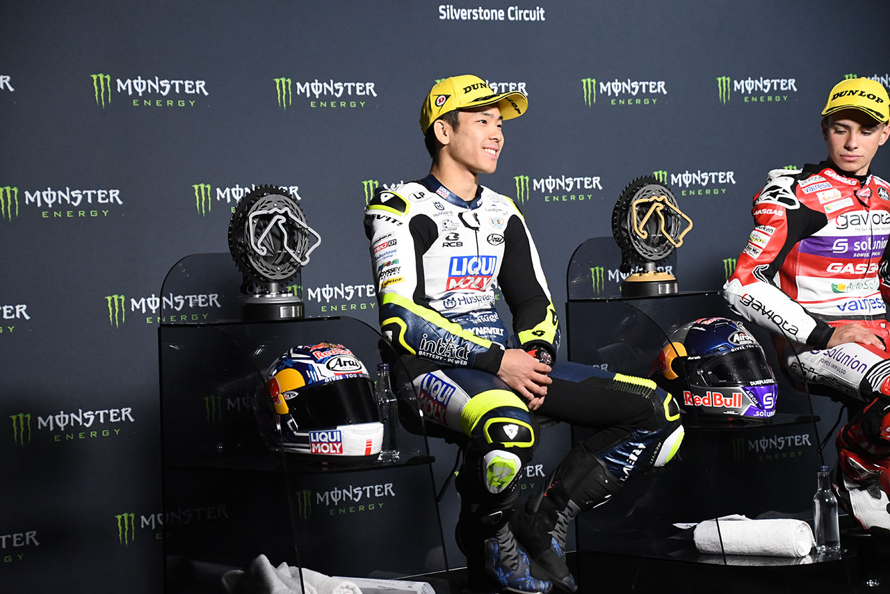 会見でレースを振り返る佐々木。表情からも納得の2位だったことがうかがえた