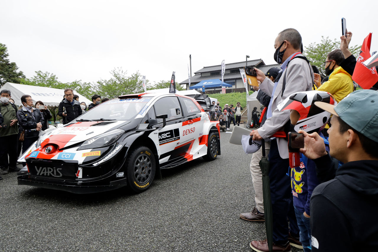 元WRCドライバーで現TGR-WRT代表ヤリ-マティ・ラトバラによるデモランが行われた2023年の全日本ラリー第3戦唐津