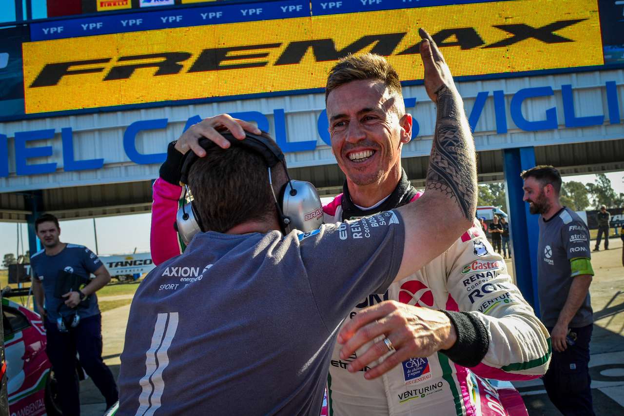最年長王者リオネル・ペーニャ（ルノー・フルーエンスGT）が、2戦連続のポールポジションを奪取する
