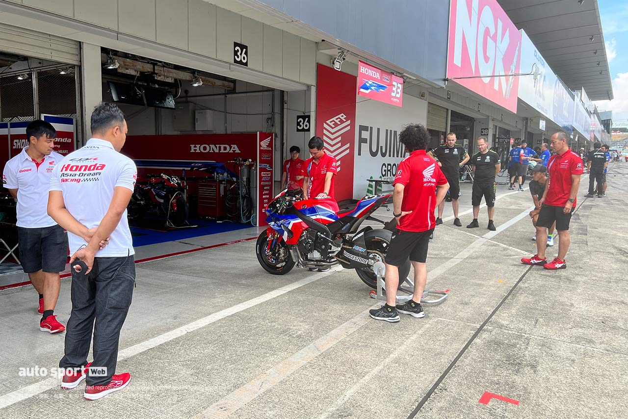 2023鈴鹿8耐：Team HRC with Japan Post