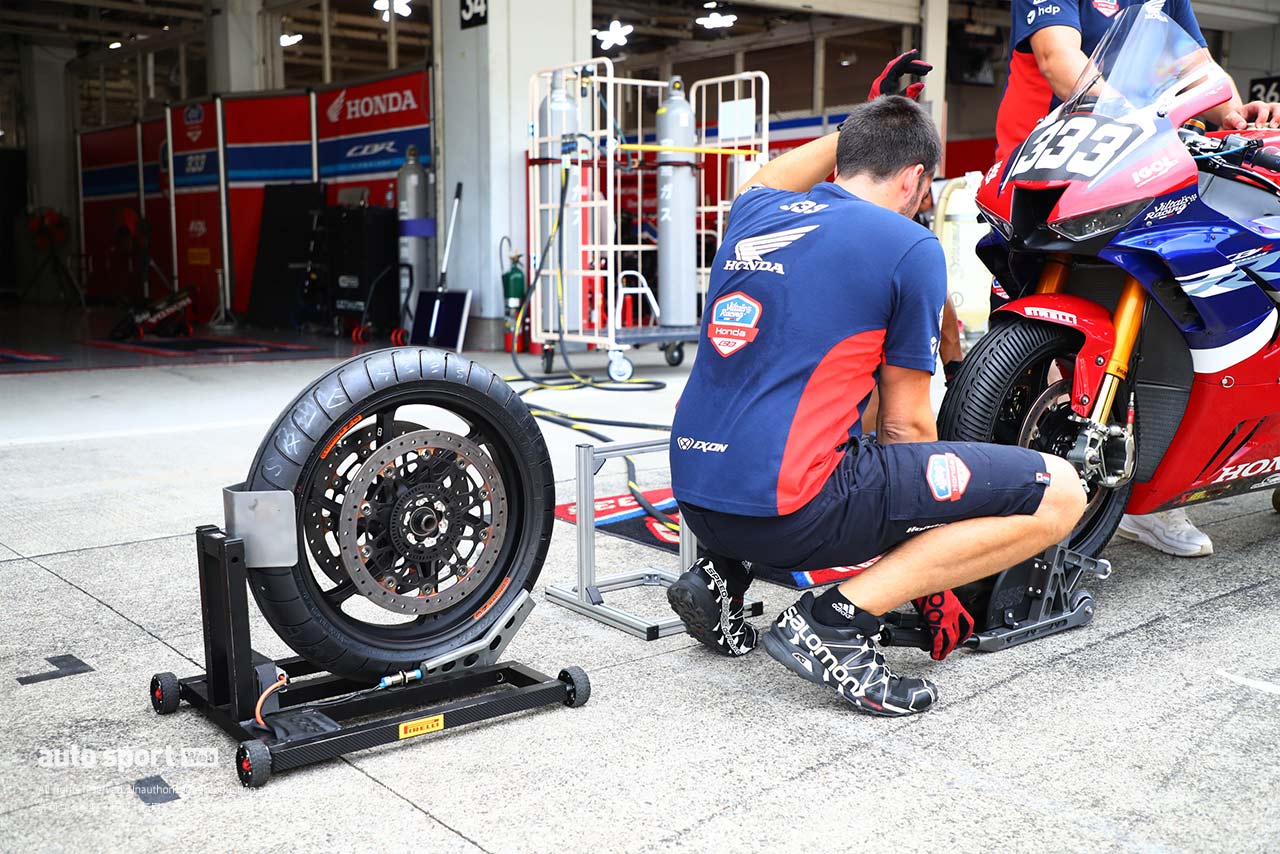 2023鈴鹿8耐：HONDA VILTAIS RACINGのホンダCBR1000RR-R