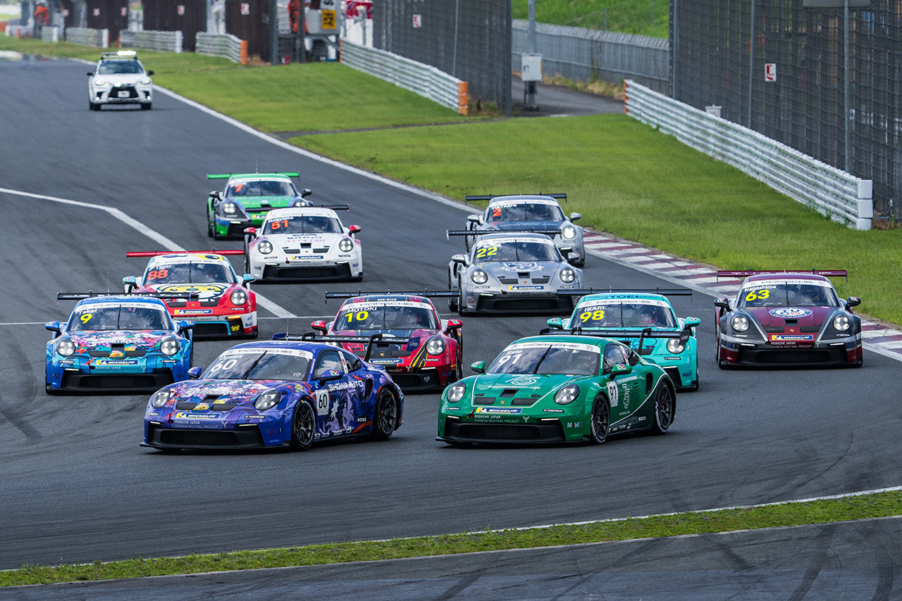 今シーズンのPCCJはプロクラスの小河亮と佐藤が毎戦トップ争いを展開している