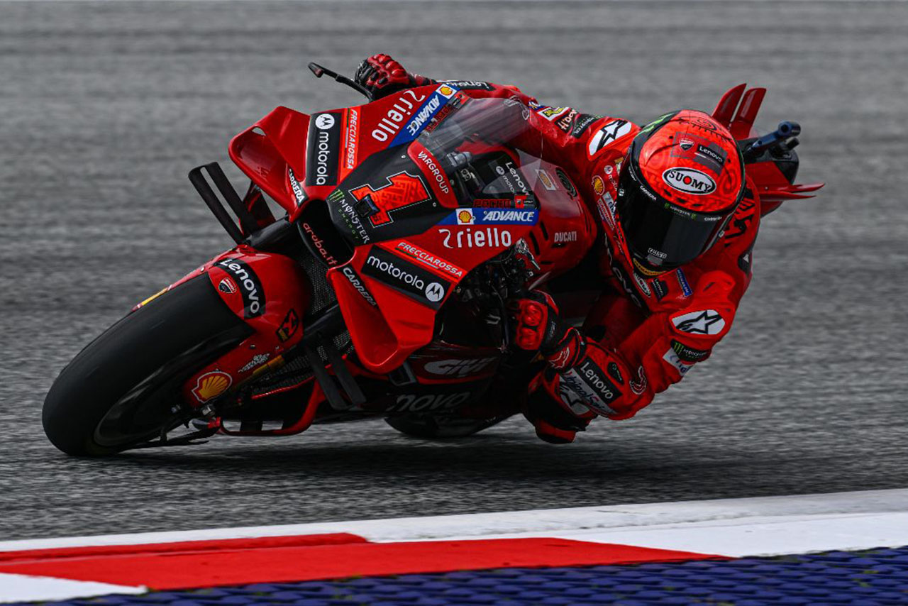 MotoGP | 転倒が相次いだスプリントは、バニャイアが独走で制す。KTMのビンダーは2位に食い込む／第10戦オーストリアGP