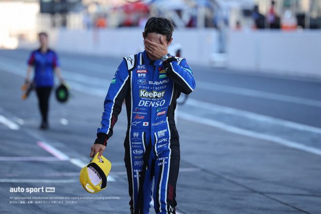 2023スーパーGT第5戦鈴鹿　最多ポール獲得の涙を流しながらピットへと戻る山内英輝（SUBARU BRZ R&D SPORT）
