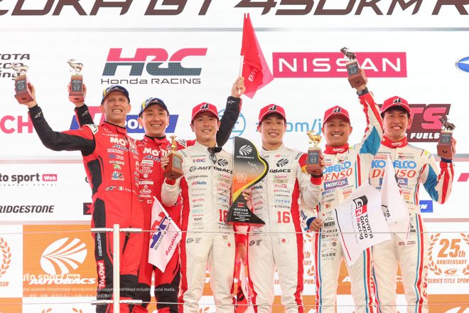 2023スーパーGT第5戦鈴鹿　GT500クラスの表彰式2023スーパーGT第5戦鈴鹿　GT500クラスの表彰式