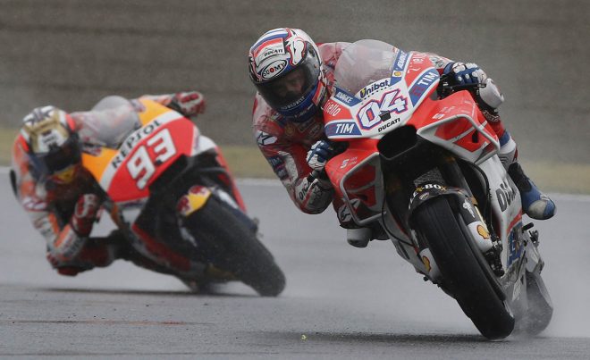 2017年MotoGP第15戦日本GPでのアンドレア・ドヴィツィオーゾvsマルク・マルケス