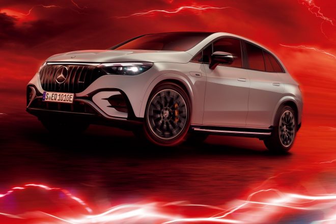 “EQE 350 4MATIC SUV”と、高性能版“メルセデスAMG EQE53 4MATIC＋ SUV（写真）”の2機種にローンチエディションが用意される