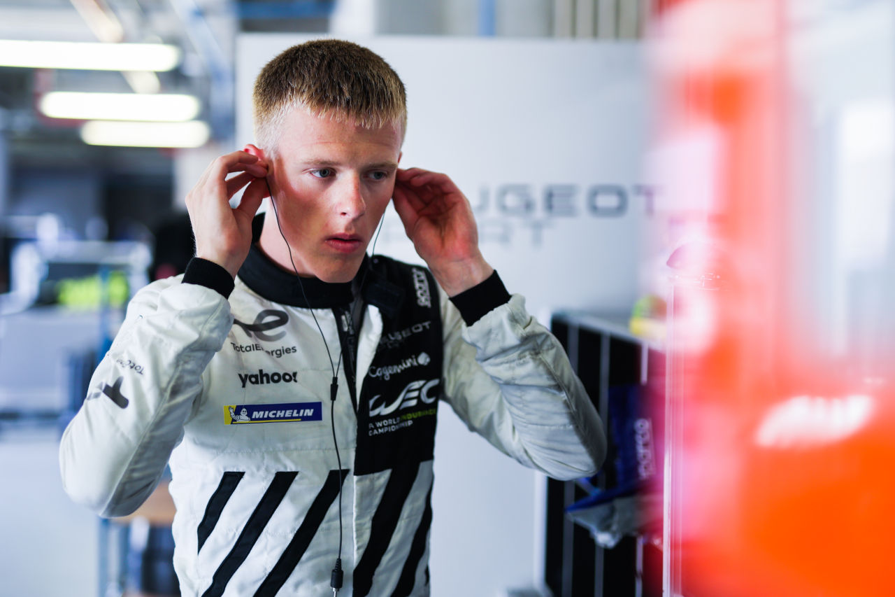 ヤコブセンについて「とても人間的でフレンドリーなアプローチをするドライバー」と表現したクリスチャン・デルトゥム。「とても集中力があり、同時にリラックスしている。彼はガレージに静けさ落ち着きをもたらし、それが彼がステアリングを握った最初のテストセッションが非常にうまくいった理由でもあり、私たちは非常に満足している」と続けた。