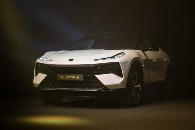 エミーラとエヴァイヤにインスパイアされたフロントにはアクティブフロントグリルを搭載