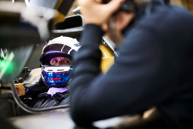 BMW Mハイブリッド V8のテストに参加したレネ・ラスト