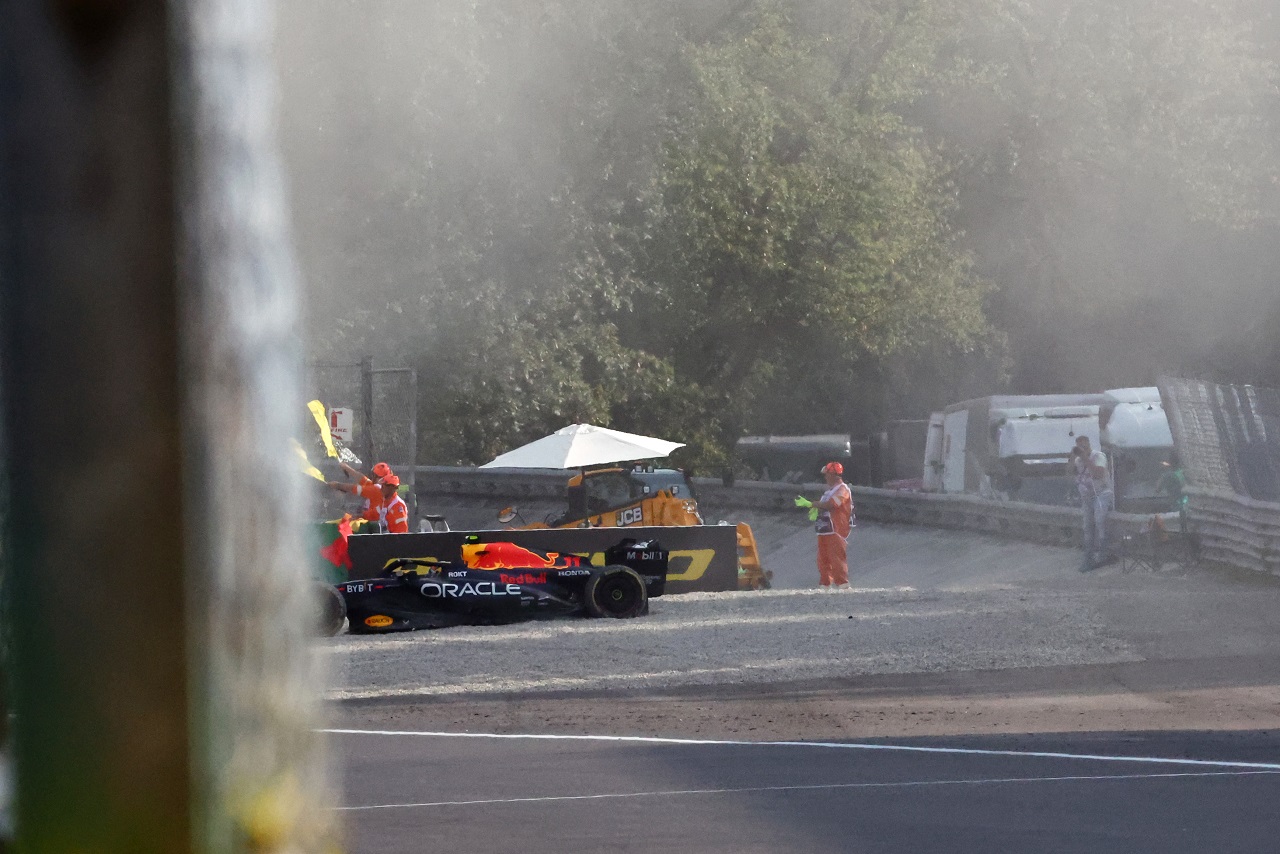 2023年F1第15戦イタリアGP　セルジオ・ペレス（レッドブル）がFP2でクラッシュ