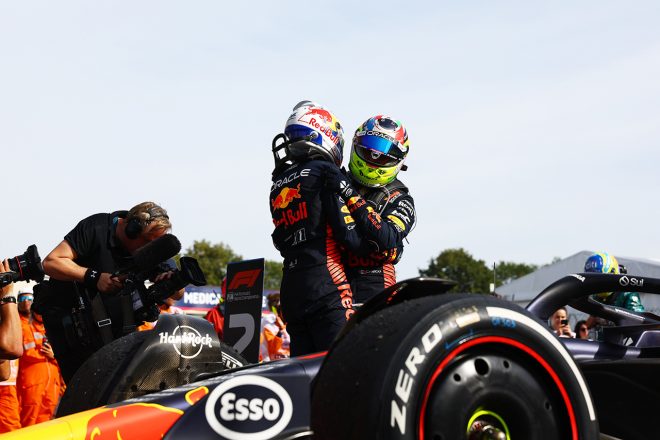 2023年F1第15戦イタリアGP　マックス・フェルスタッペン（レッドブル）とセルジオ・ペレス（レッドブル）