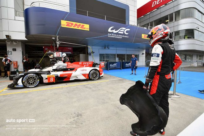 ドライバー交代練習を行うセバスチャン・ブエミ