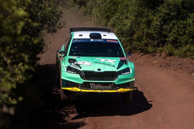 WRC2クラスを制したアンドレアス・ミケルセン(シュコダ・ファビアRSラリー2) 2023年WRC第10戦アクロポリス・ラリー・ギリシャ