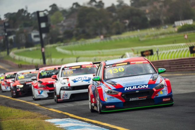 日曜はベイリー・スウィーニー(HMOカスタマー・レーシング/ヒョンデi30 N TCR)がリバースから快走を見せる