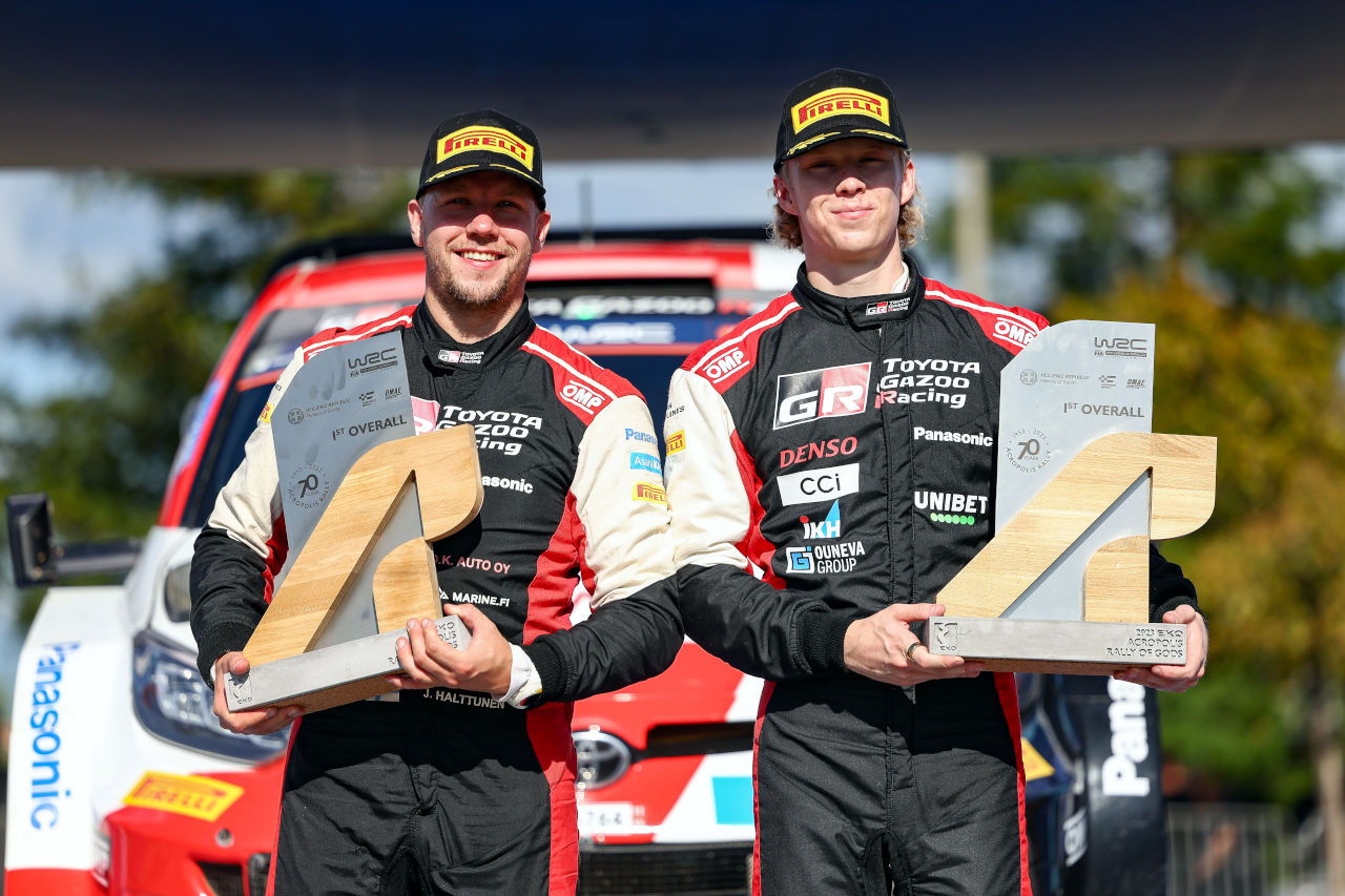 今季3勝目を飾ったカッレ・ロバンペラ（右）／ヨンネ・ハルットゥネン組（トヨタGRヤリス・ラリー1）　2023年WRC第10戦アクロポリス・ラリー・ギリシャ