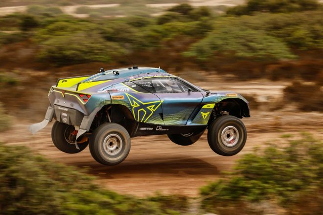 前回のサルディニアでセバスチャン・ローブがドライブした『クプラ・タバスカンXE』は週末最速の1台でもあった