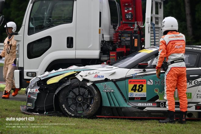 2023スーパーGT第6戦SUGO　クラッシュによりマシンにダメージを負った植毛ケーズフロンティア GT-R