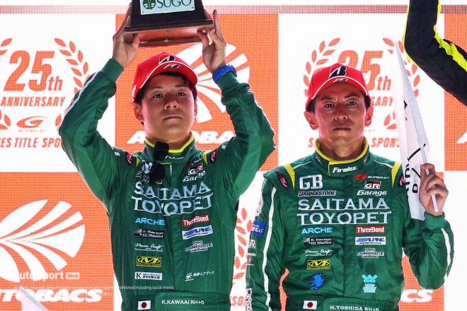 2023スーパーGT第6戦SUGO　表彰台に上った吉田広樹／川合孝汰（埼玉トヨペットGB GR Supra GT）