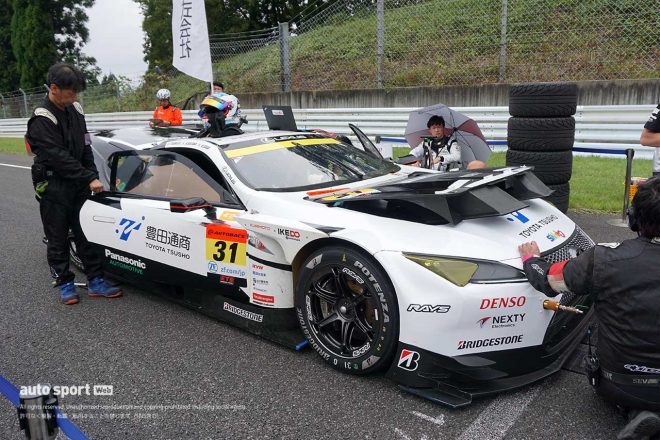 2023スーパーGT第6戦SUGO　スターティンググリッドに並ぶapr LC500h GT