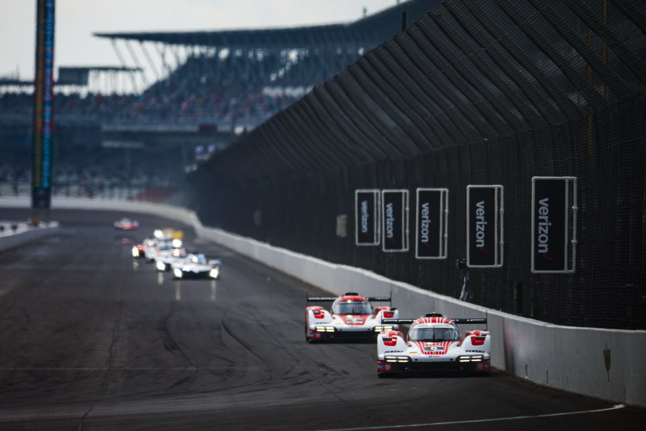 ワン・ツー・フィニッシュを達成した、ポルシェ・ペンスキー・モータースポーツのポルシェ963　2023年IMSA第10戦インディアナポリス