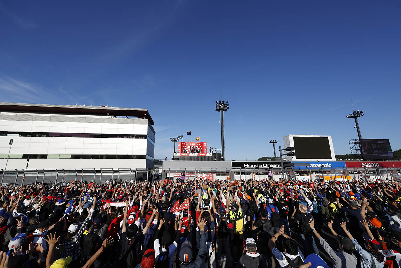 2022MotoGP第16戦日本GPでの決勝後のセレブレーションアリーナの様子