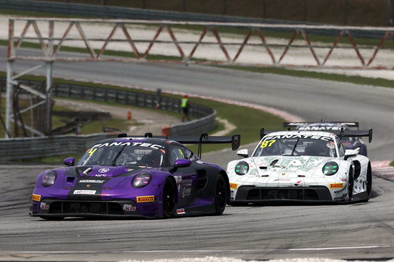 レース2でワン・ツー・フィニッシュを飾ったR＆Bレーシング