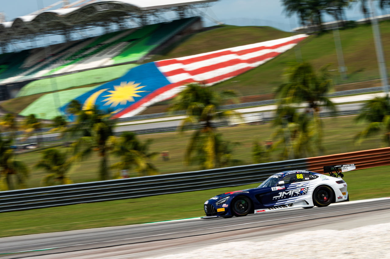 両レース3位と健闘したもののタイトル獲得にあと一歩届かなかったH.H.プリンス・アブドゥル・ラーマン・イブラヒム組88号車メルセデスAMG GT3エボ（トリプルエイトJMR）