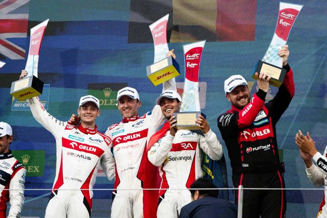 2023年WEC第6戦富士、LMP2クラス優勝を喜ぶチームWRTのルイ・デレトラズ、ロバート・クビサ、ルイ・アンドラーデ