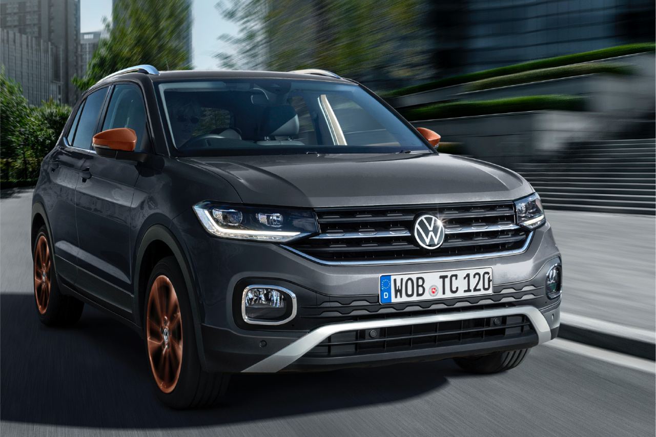 ボディカラーにはピュアホワイト、ディープブラックパールエフェクト、スモーキーグレーメタリック、アスコットグレーの4色を設定