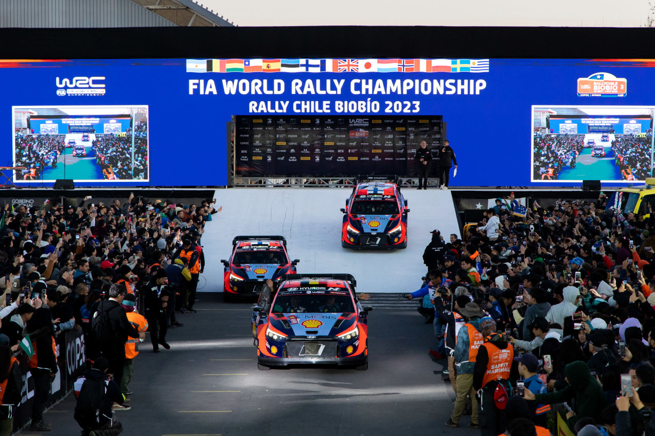 セレモニアルスタートの様子（ヒョンデ・シェル・モビスWRT）