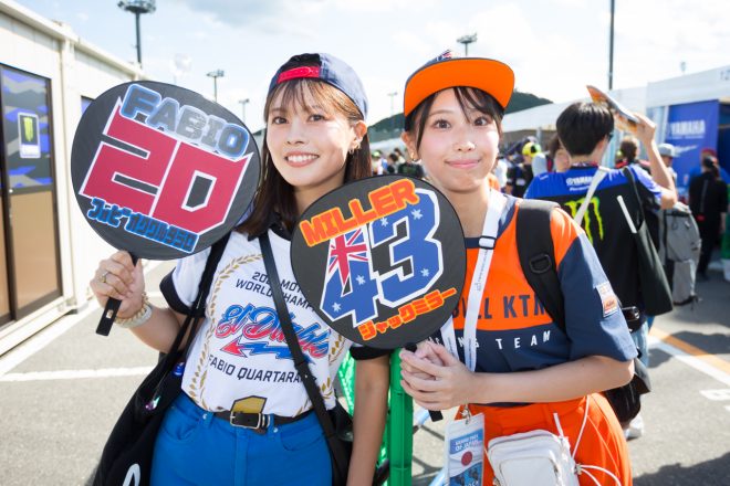 スーパーGTでレースクイーンも務める津田知美さんと楠木絢さん