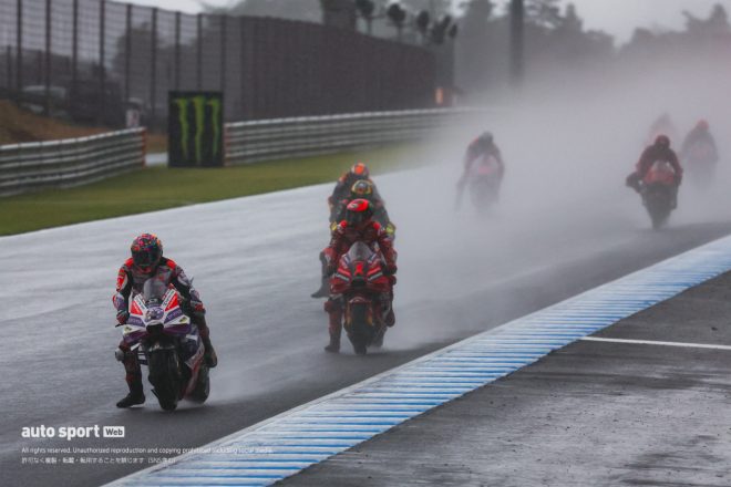 レースは再開を迎えるもウォームアップラップ中に赤旗終了となった